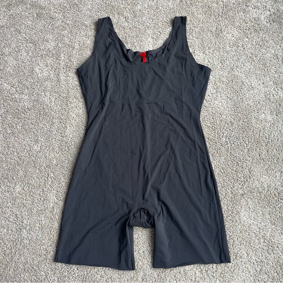 Spanx Slimming Bodysuit Black size XL - Picture 1 of 8